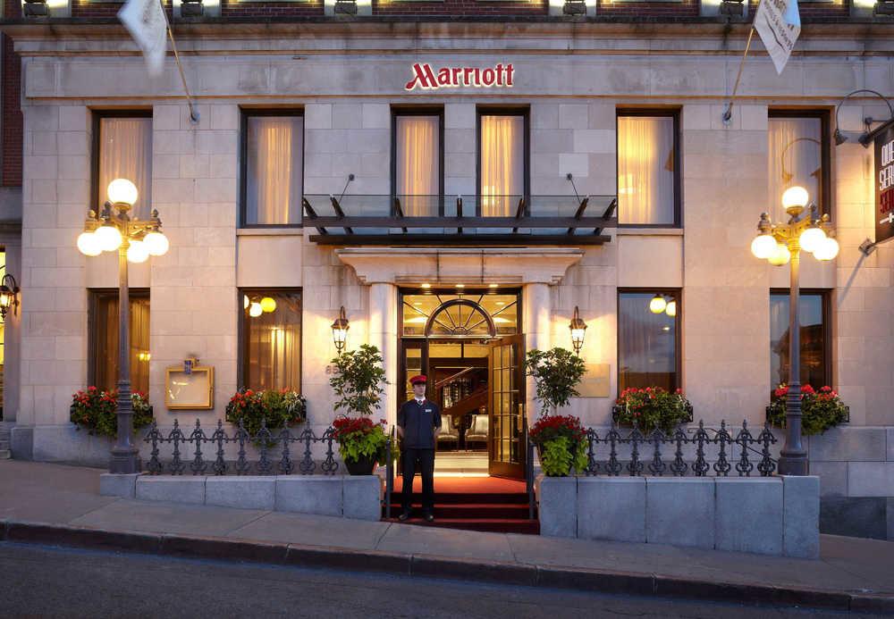 Отель Marriott Quebec City Downtown Экстерьер фото